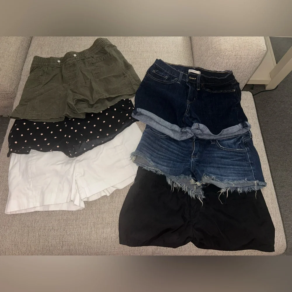 Collection of women’s shorts size 4/6 - Picture 1 of 15